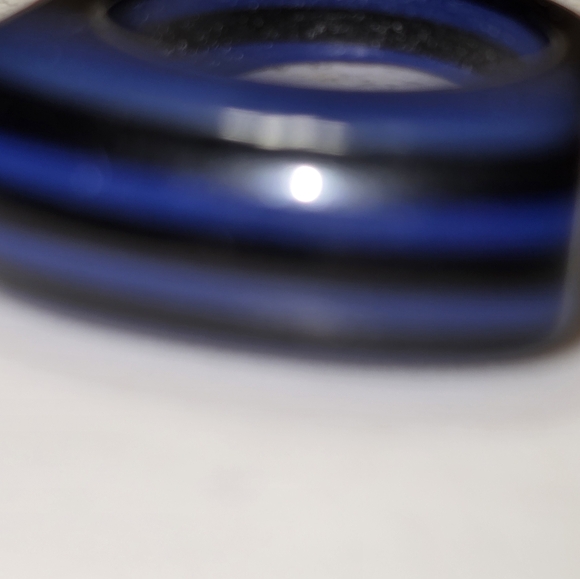 Vintage 70s Blue & Black Striped Lucite Ring 18 Pre Owned - Picture 2 of 5